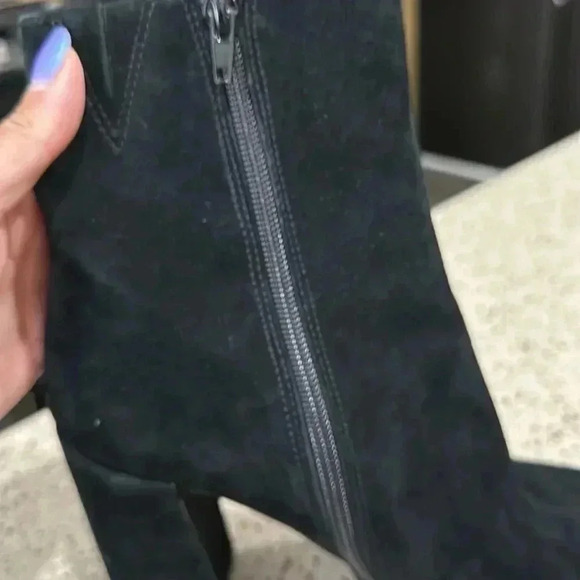 Steve Madden black suede block heel boots size 10 M - Picture 5 of 6